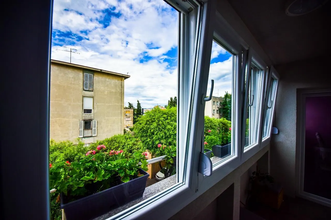 Calm Apartment & Room Zadar