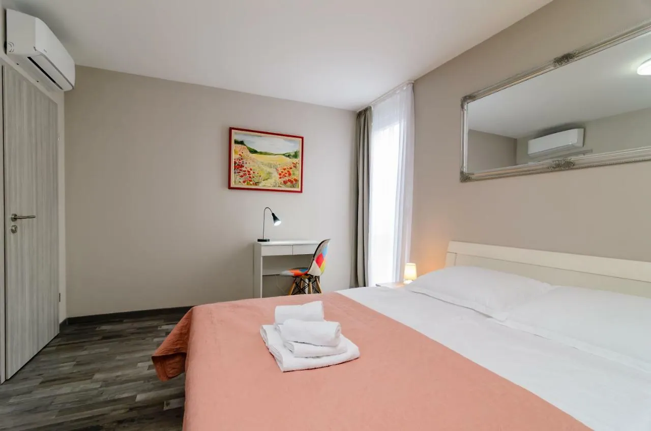 Calm Apartment & Room Zadar Gasthuis